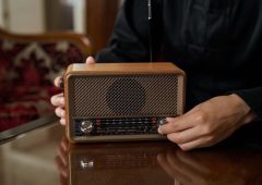 Lyssna på historiens bästa radioprofiler i mobilen